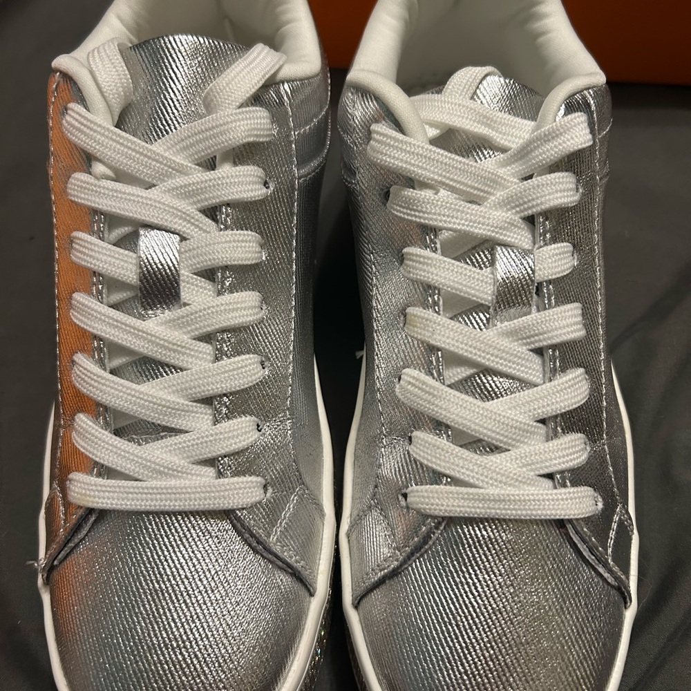 Goserce Silver White Rhinestone Casual Sneaker Women’s size 7 New in box
